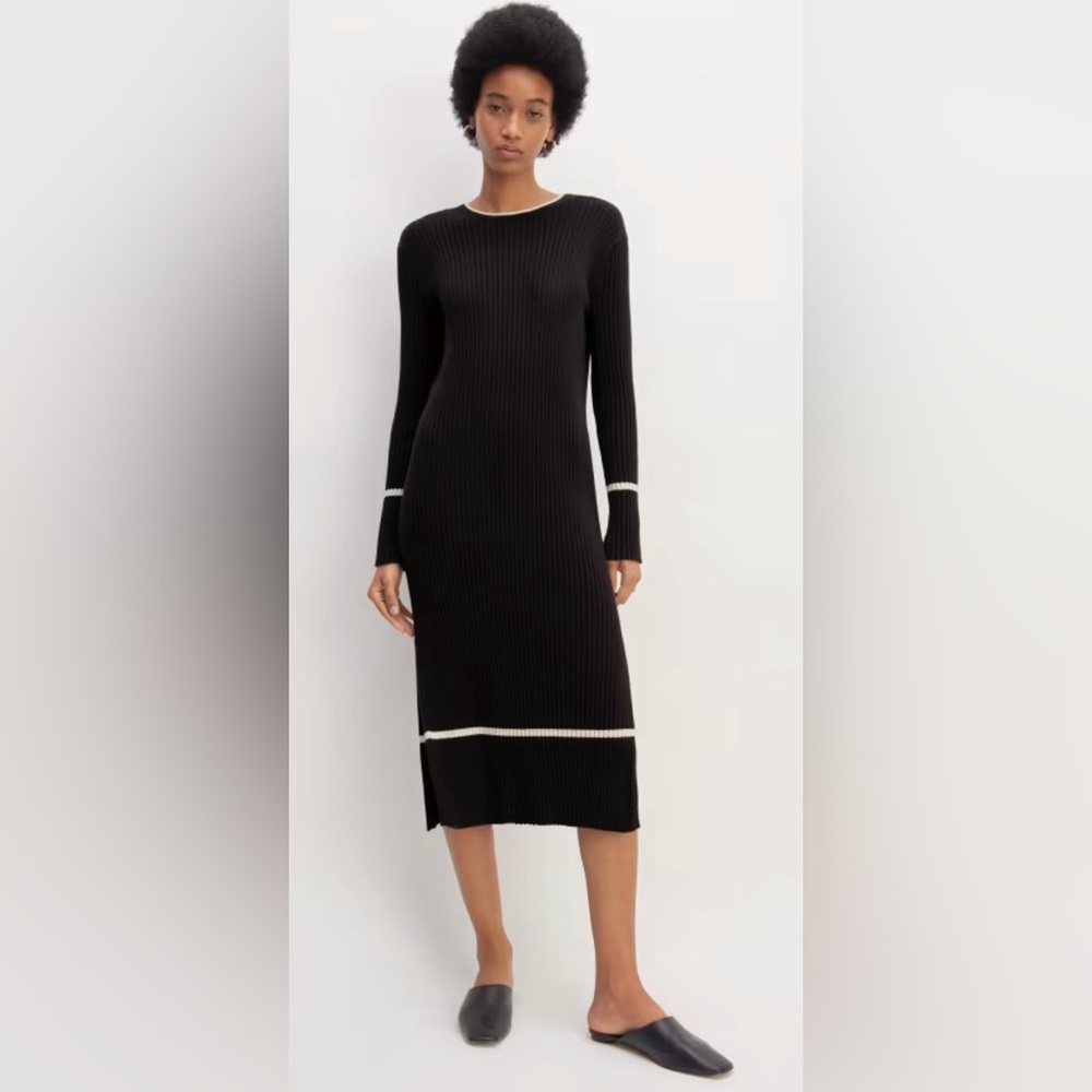 The Cotton Wide Rib Midi Dress in black. Size small. New with tag
